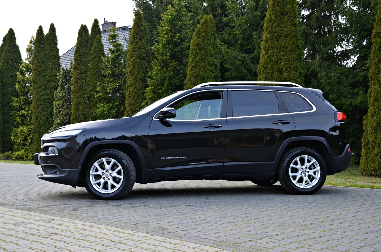 Jeep Cherokee - Zdjęcie 16