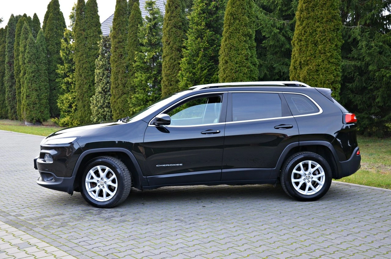 Jeep Cherokee - Zdjęcie 17