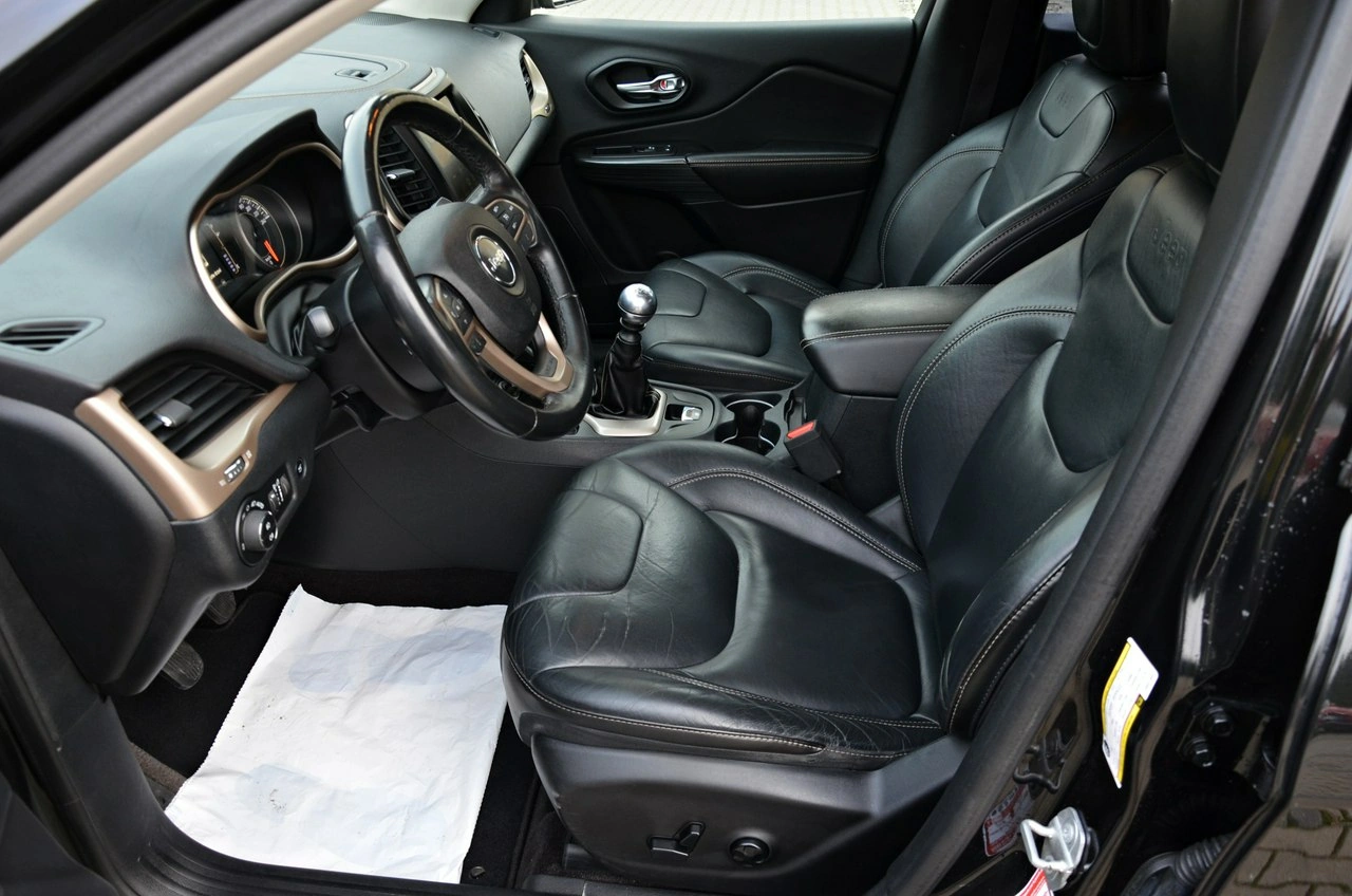 Jeep Cherokee - Zdjęcie 27