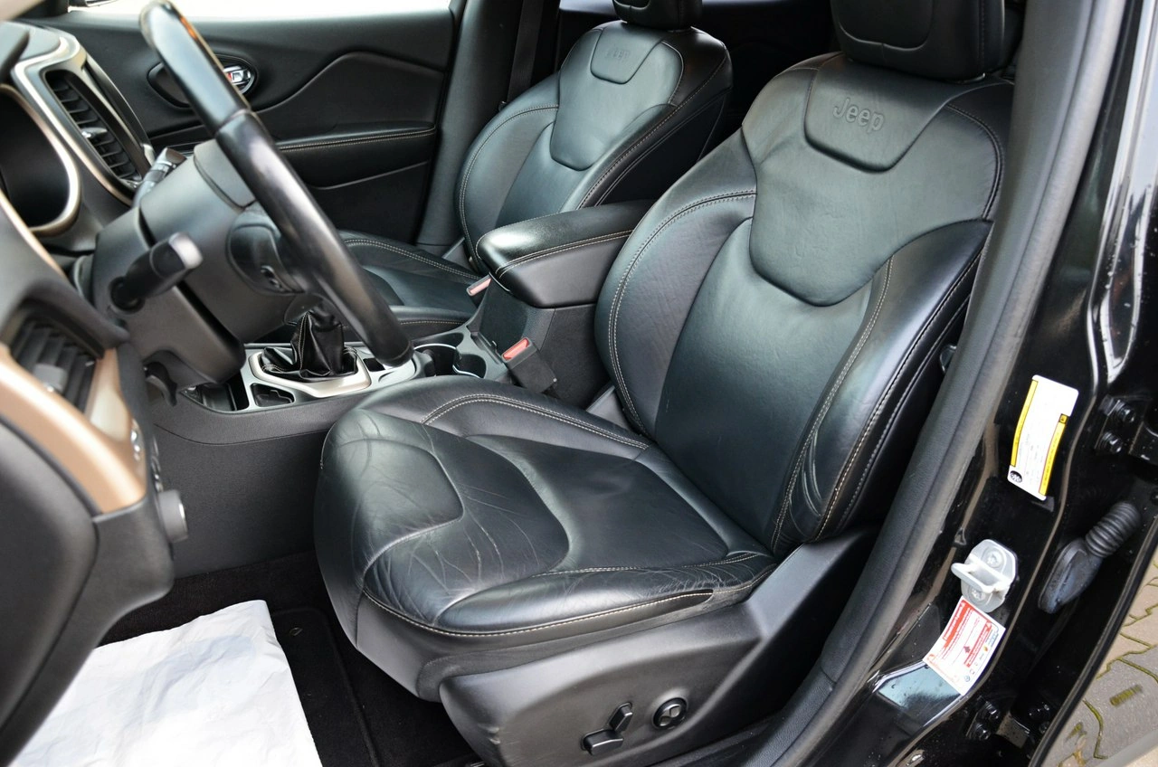 Jeep Cherokee - Zdjęcie 29