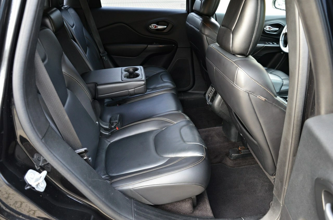 Jeep Cherokee - Zdjęcie 32