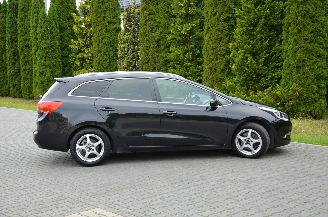 Kia Ceed - Zdjęcie 24