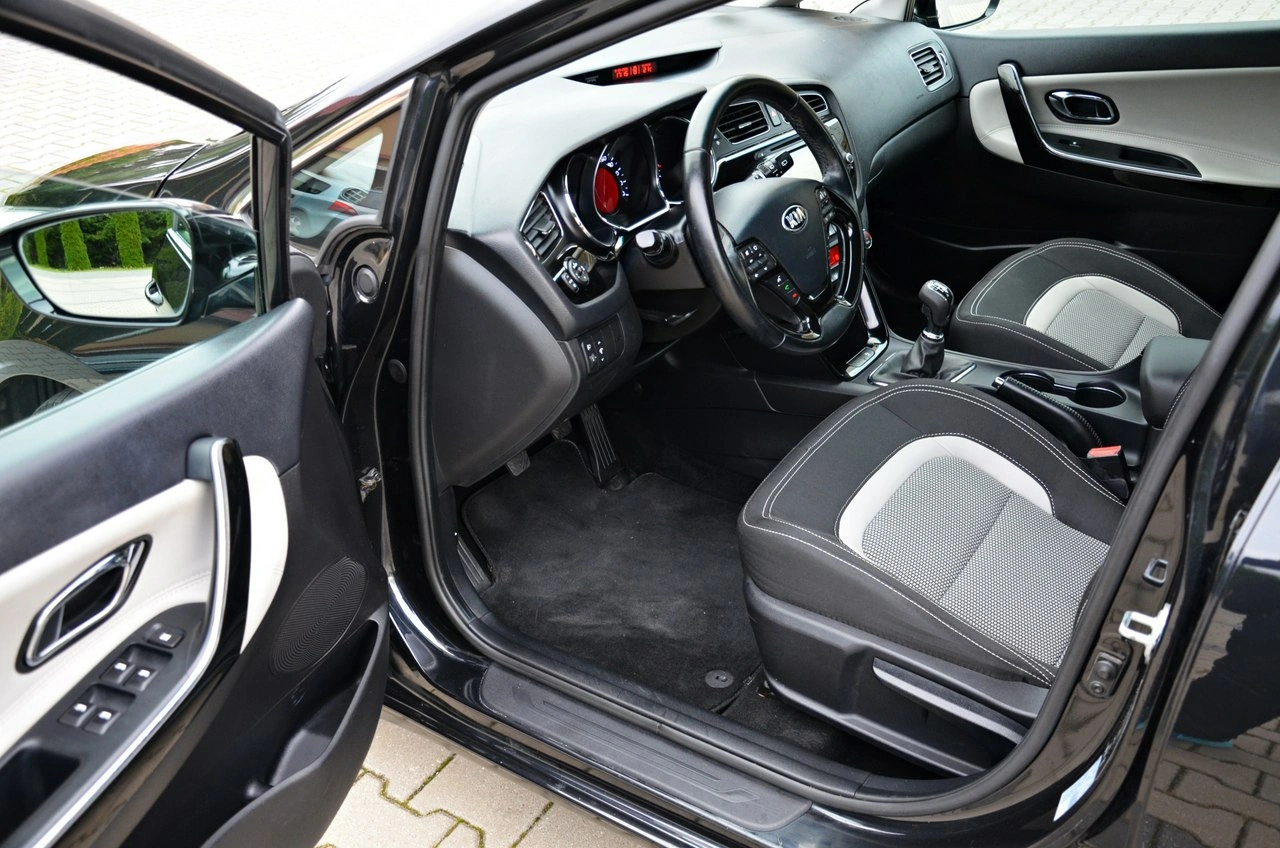 Kia Ceed - Zdjęcie 25