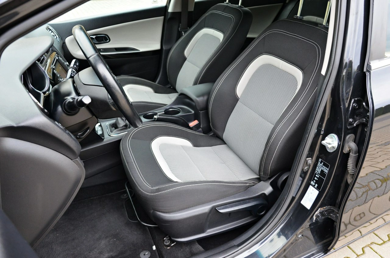 Kia Ceed - Zdjęcie 28