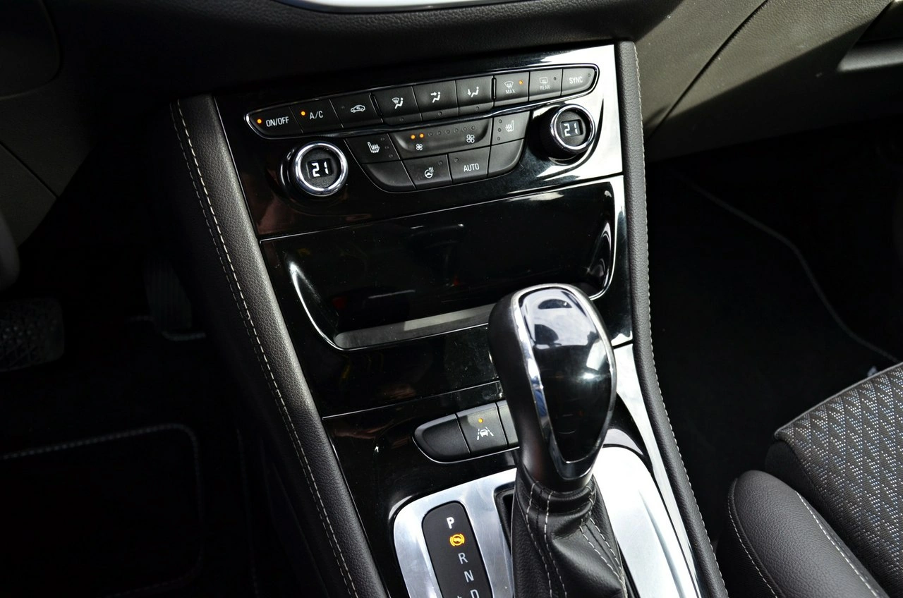 Opel Astra - Zdjęcie 10