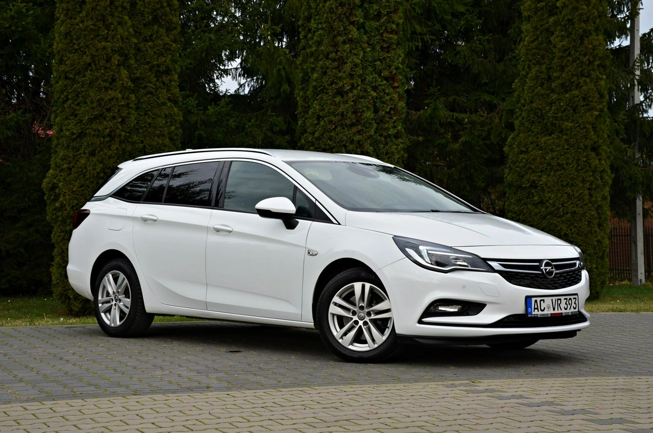 Opel Astra - Zdjęcie 11