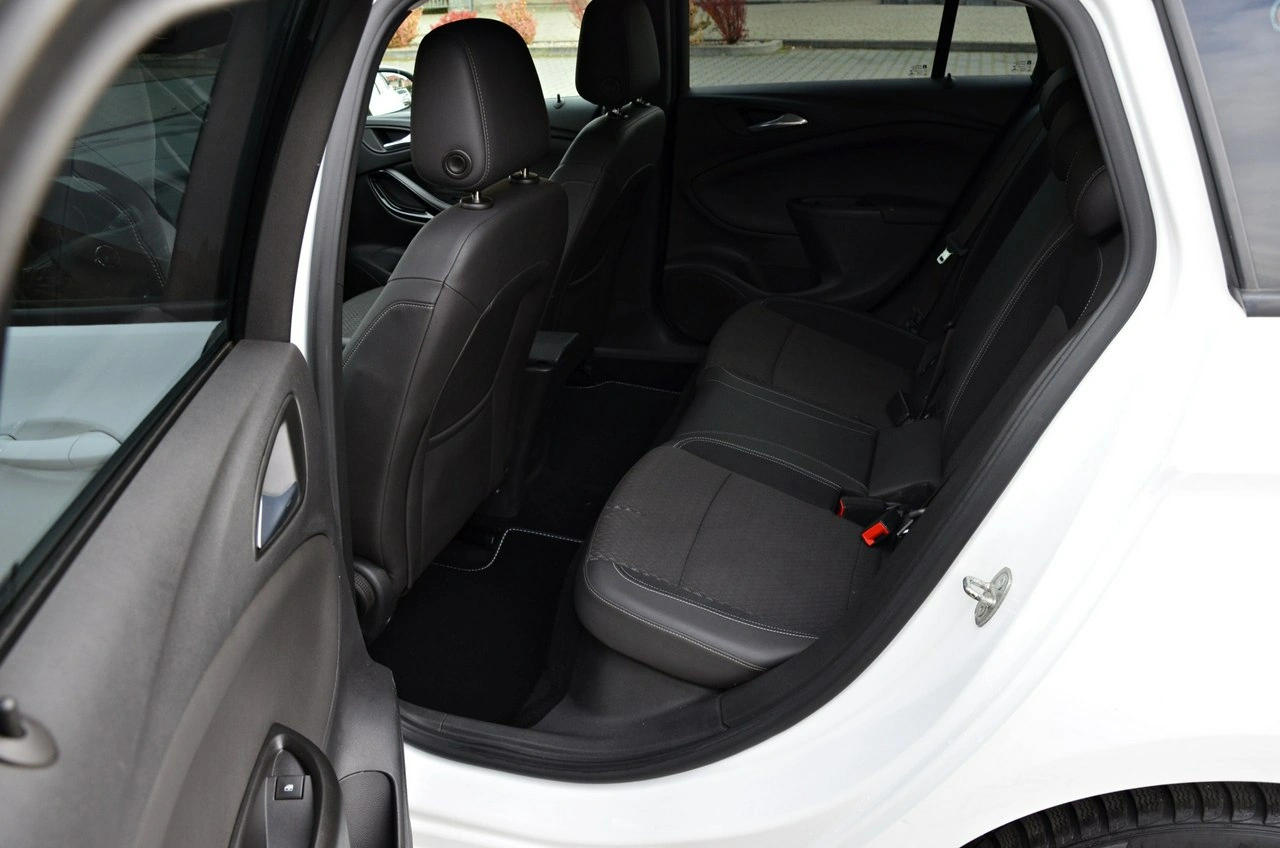 Opel Astra - Zdjęcie 31