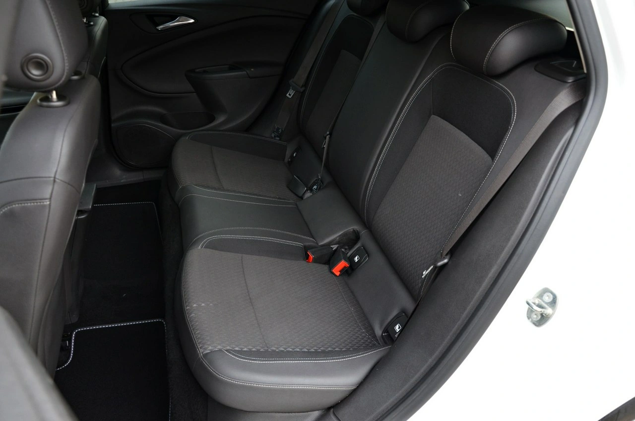 Opel Astra - Zdjęcie 32