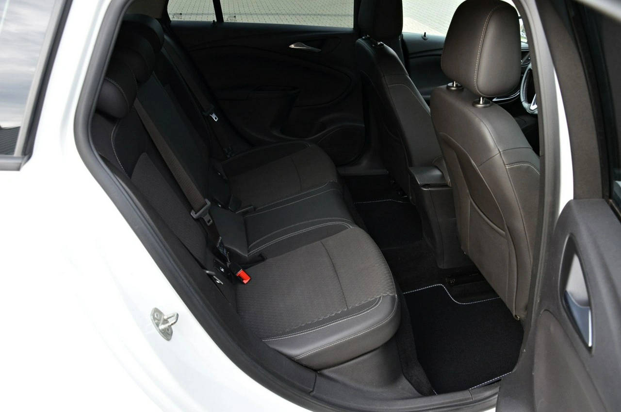 Opel Astra - Zdjęcie 34