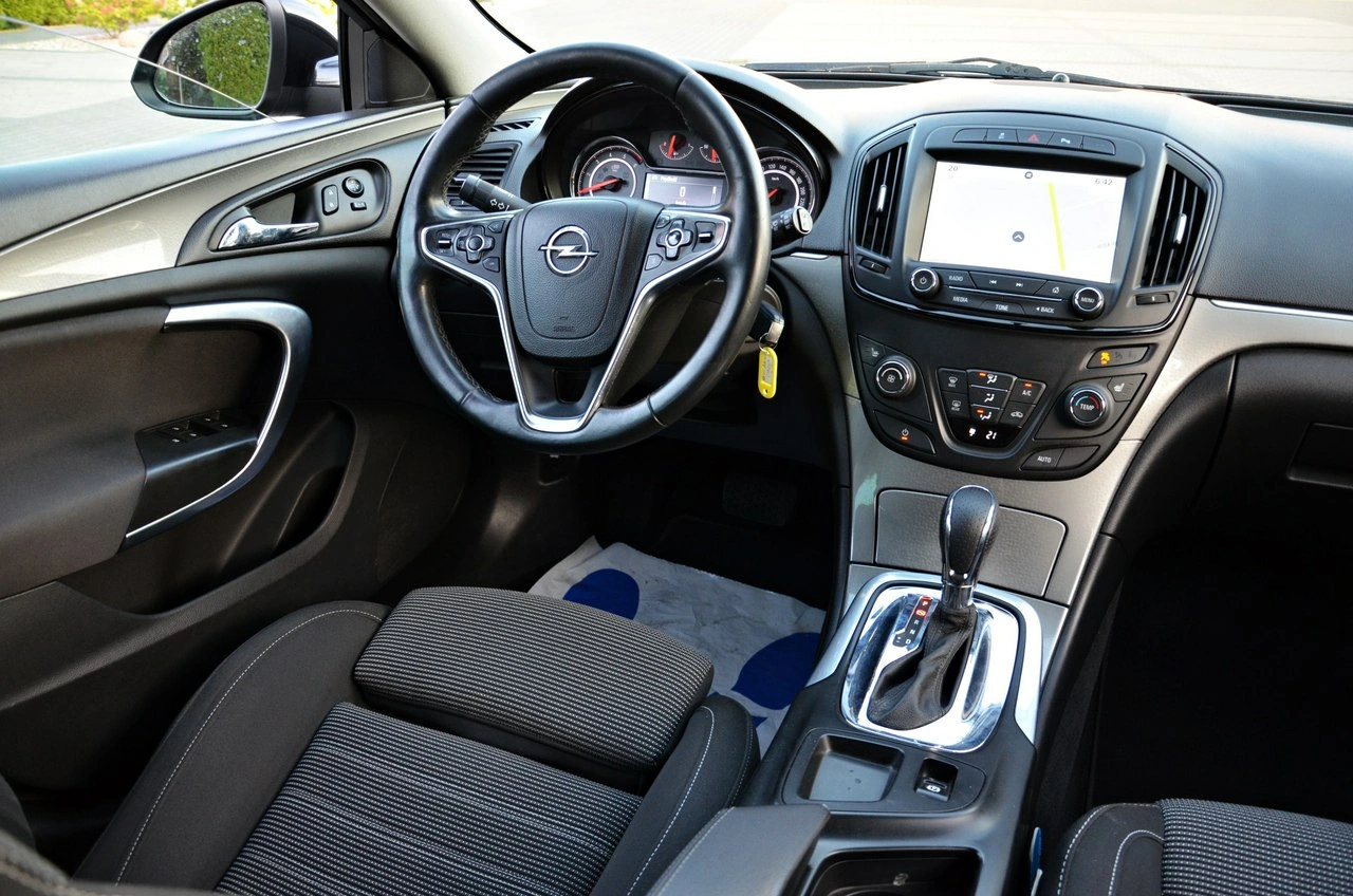 Opel Insignia - Zdjęcie 4