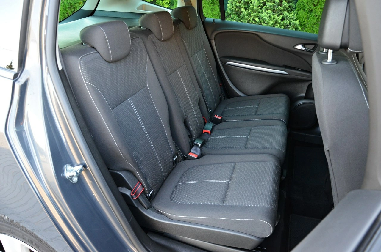 Opel Zafira - Zdjęcie 9