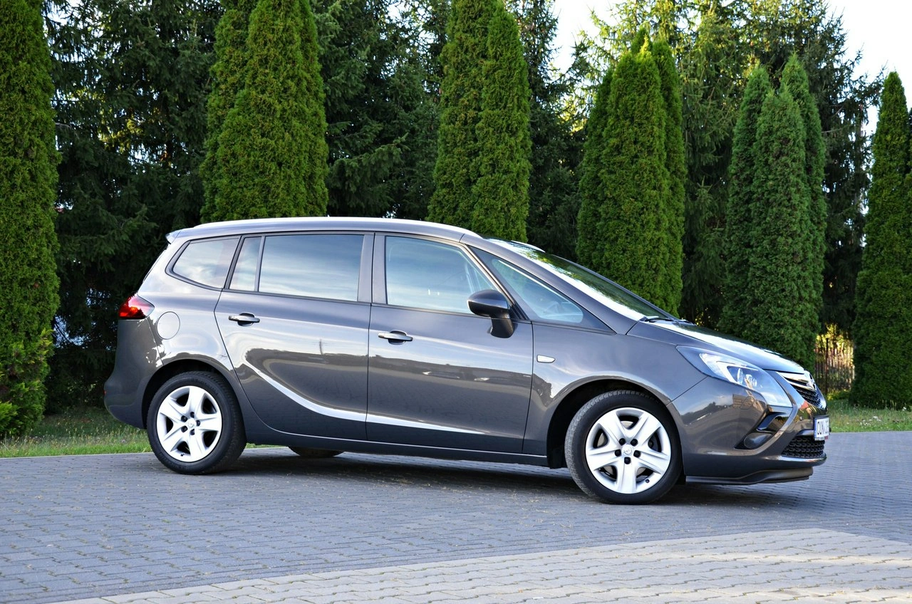 Opel Zafira - Zdjęcie 18
