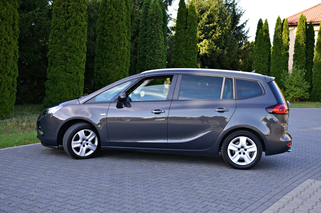 Opel Zafira - Zdjęcie 23