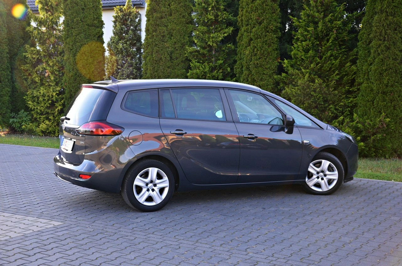 Opel Zafira - Zdjęcie 25