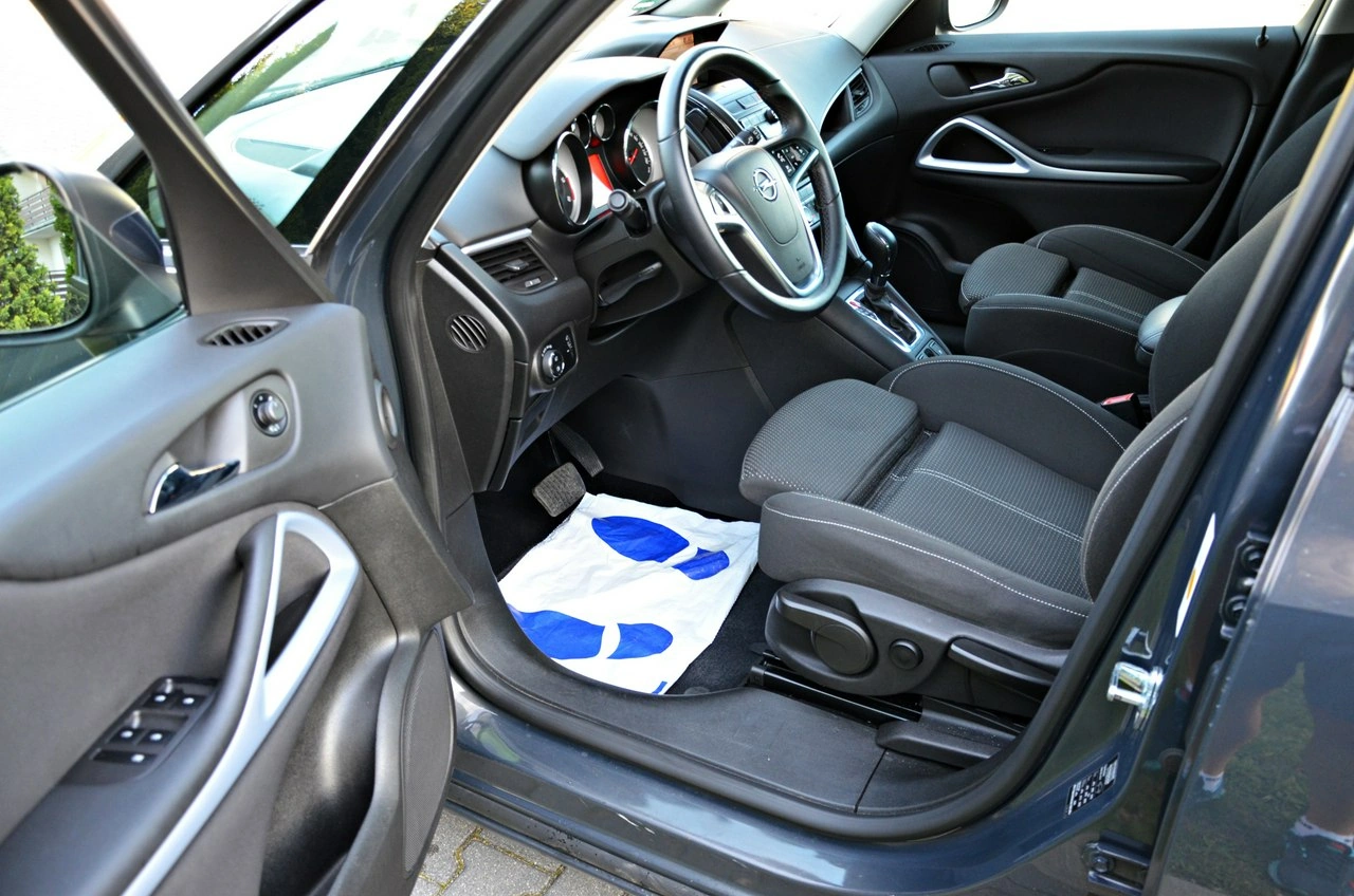Opel Zafira - Zdjęcie 28