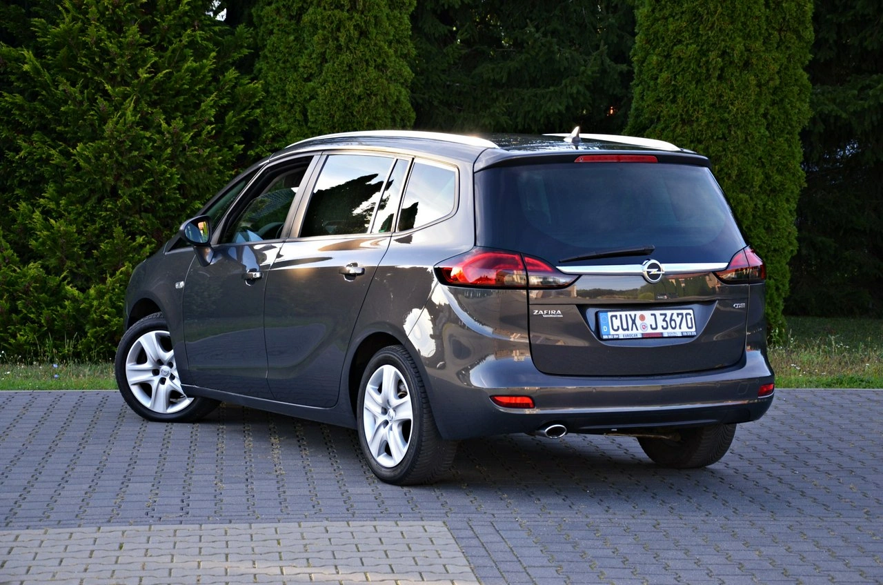 Opel Zafira - Zdjęcie 2