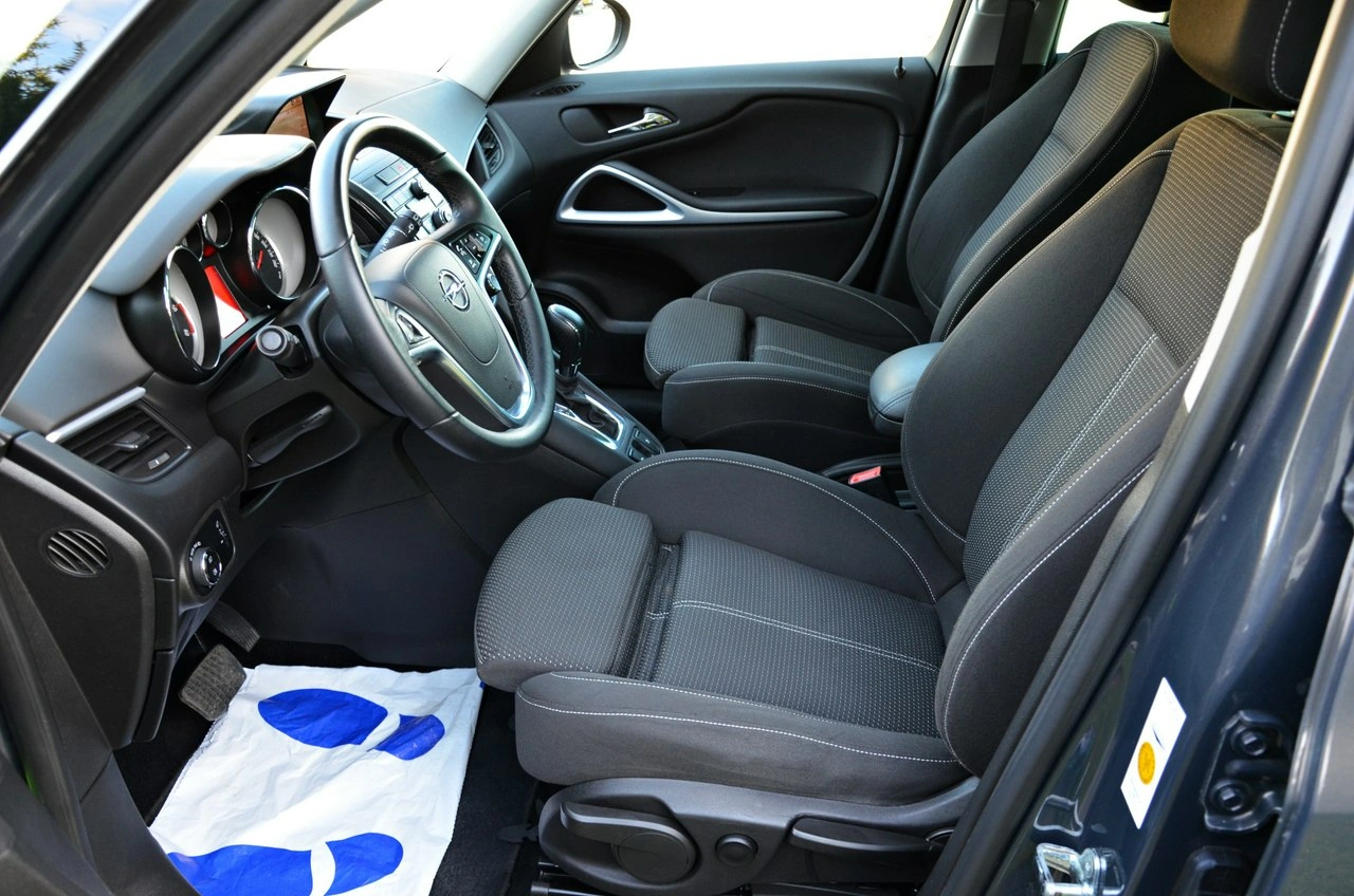 Opel Zafira - Zdjęcie 29