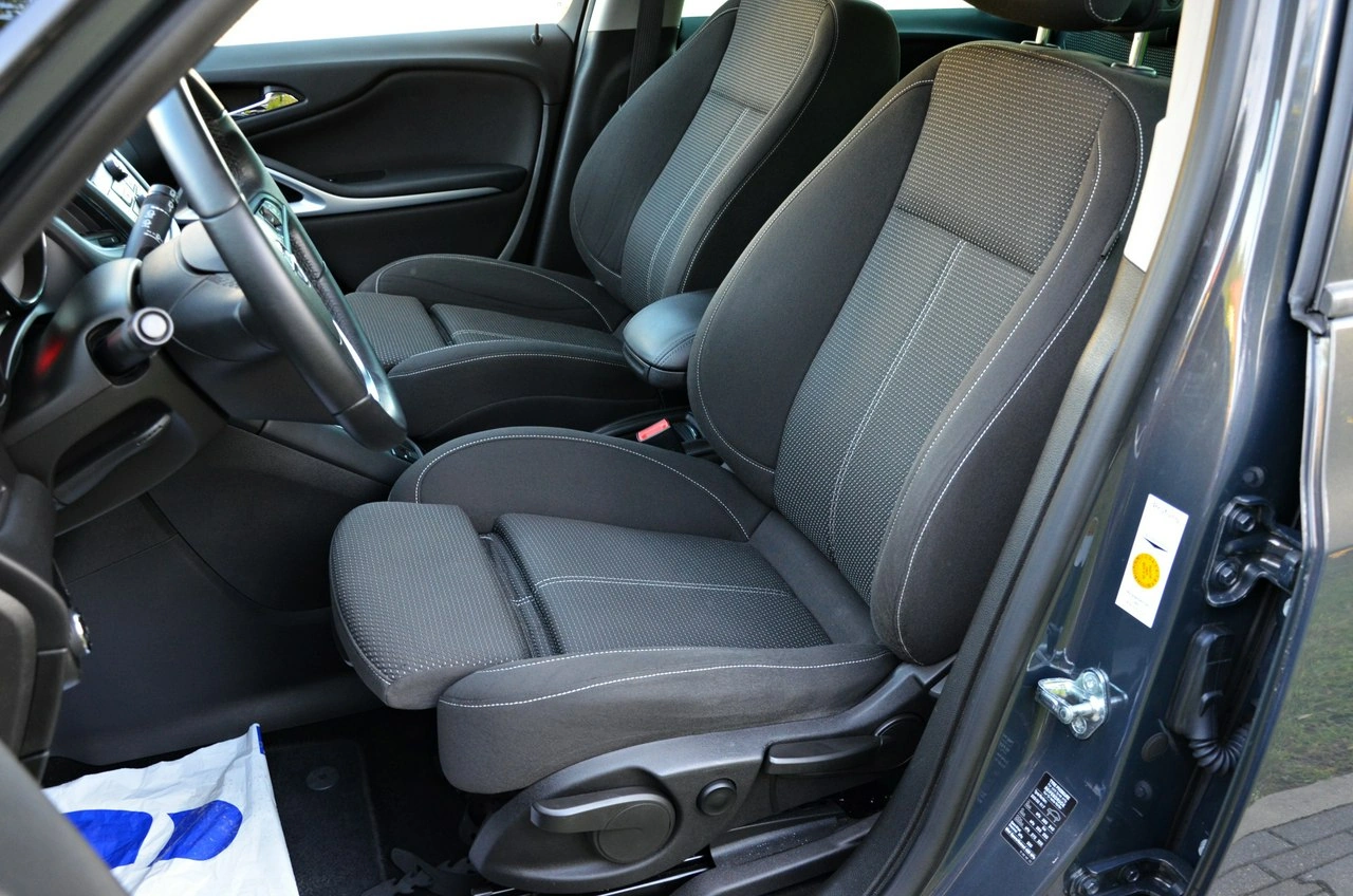 Opel Zafira - Zdjęcie 31