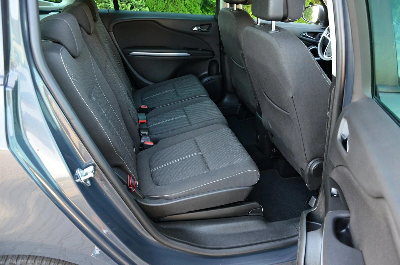 Opel Zafira - Zdjęcie 34