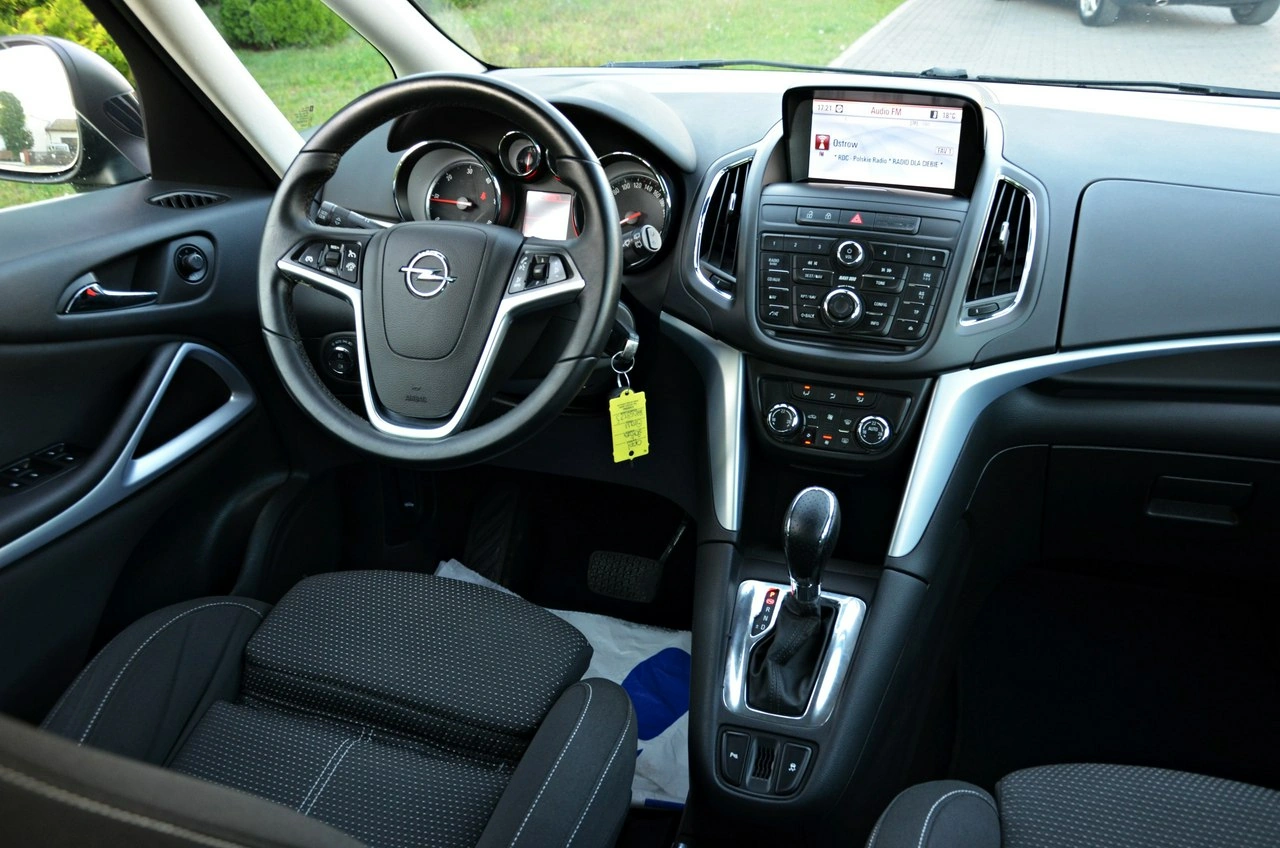 Opel Zafira - Zdjęcie 35