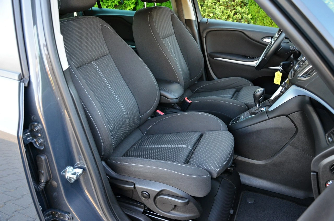Opel Zafira - Zdjęcie 38