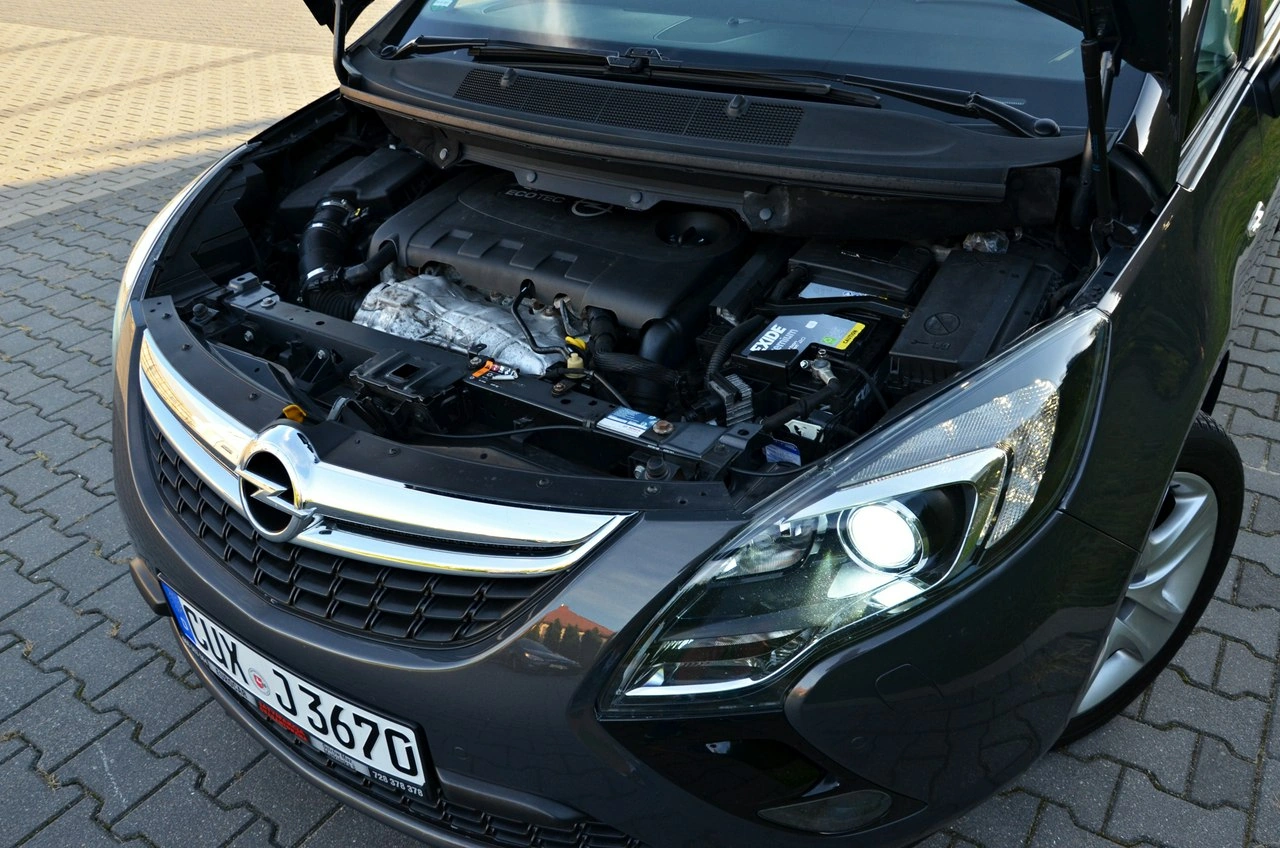 Opel Zafira - Zdjęcie 40