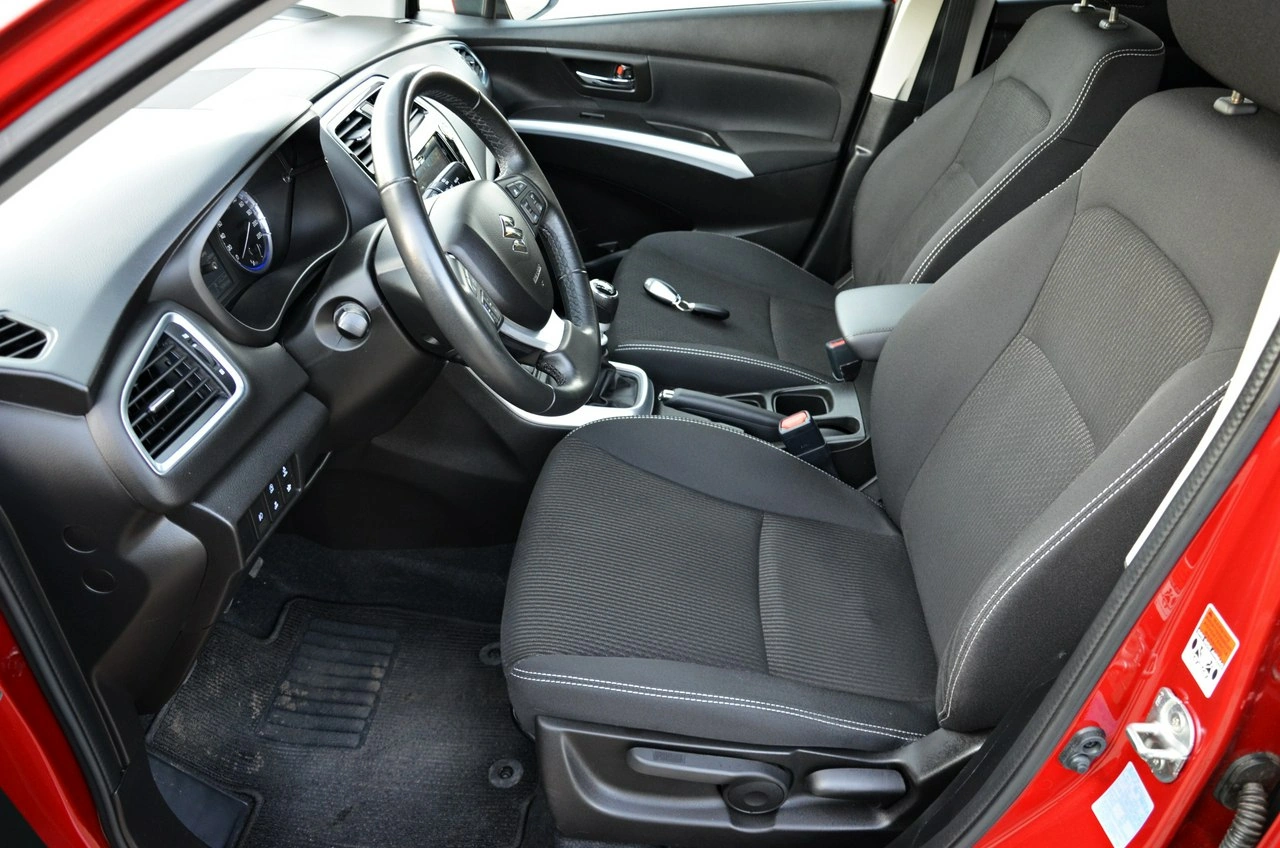 Suzuki SX4 S-Cross - Zdjęcie 31