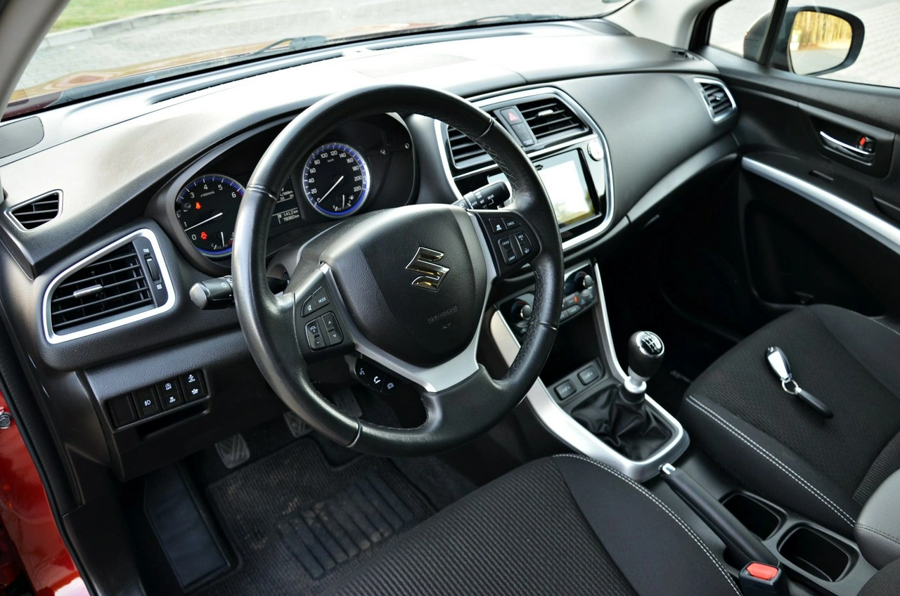 Suzuki SX4 S-Cross - Zdjęcie 32