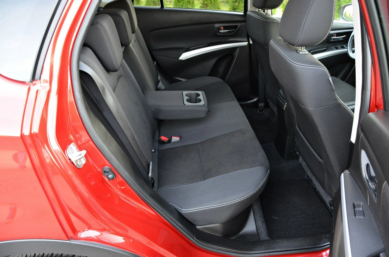 Suzuki SX4 S-Cross - Zdjęcie 36