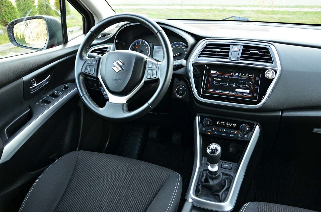 Suzuki SX4 S-Cross - Zdjęcie 37