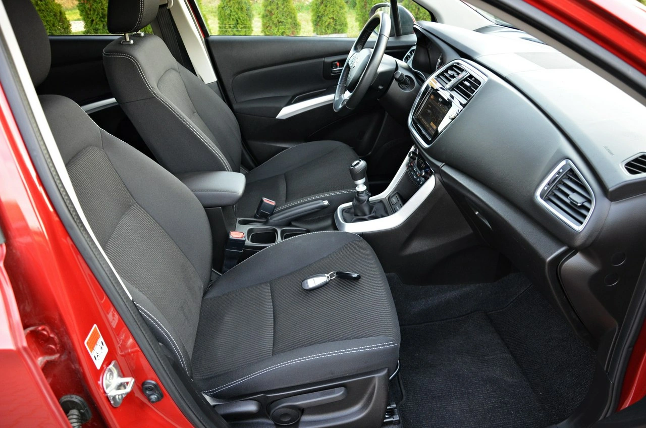 Suzuki SX4 S-Cross - Zdjęcie 38