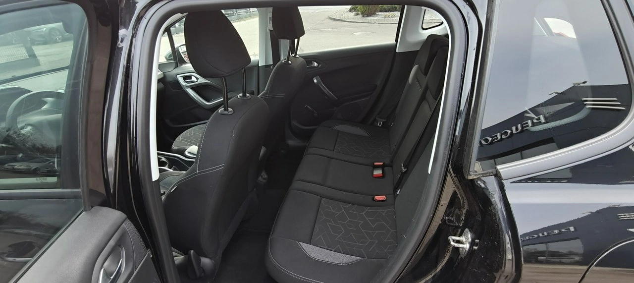 Peugeot 2008 - Zdjęcie 9