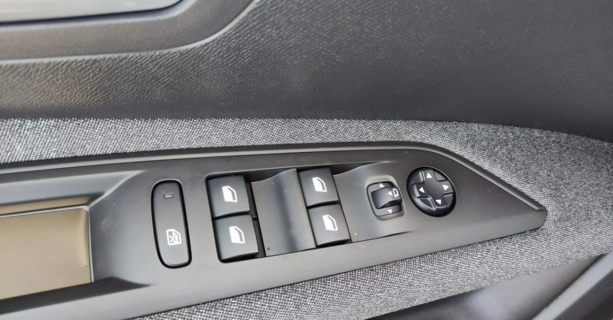 Peugeot 3008 - Zdjęcie 27