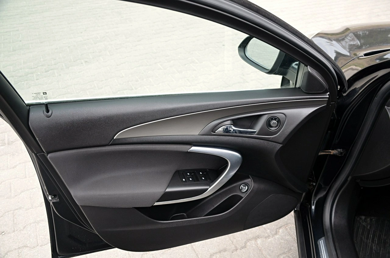 Opel Insignia - Zdjęcie 12