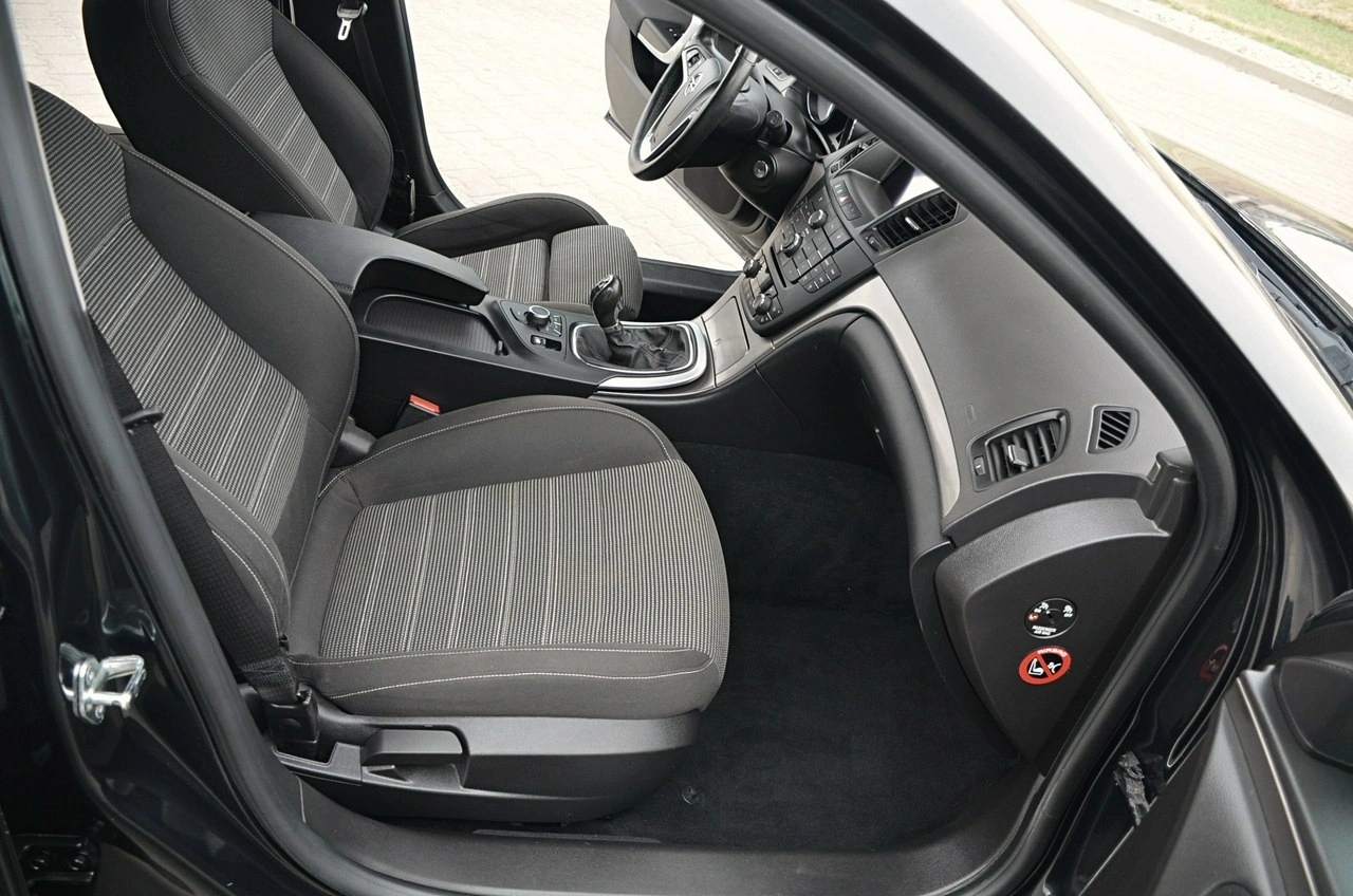 Opel Insignia - Zdjęcie 17