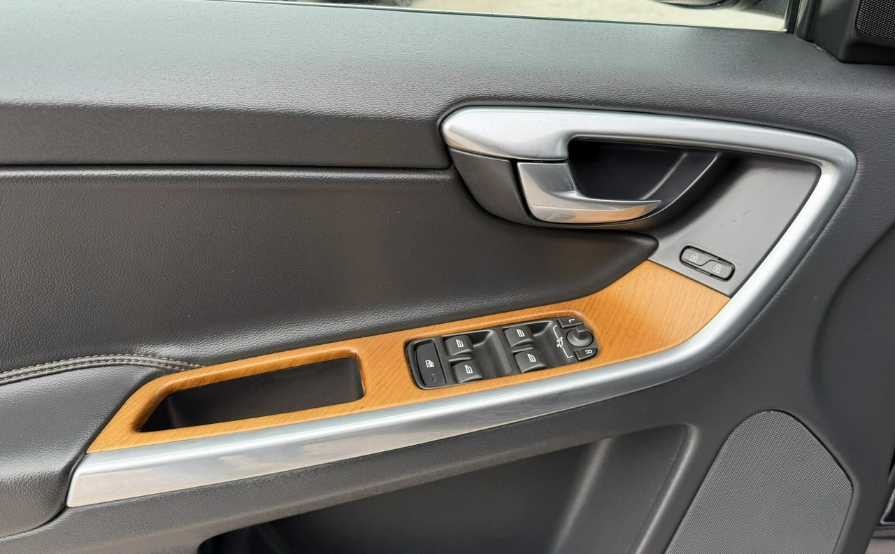 Volvo XC 60 - Zdjęcie 30