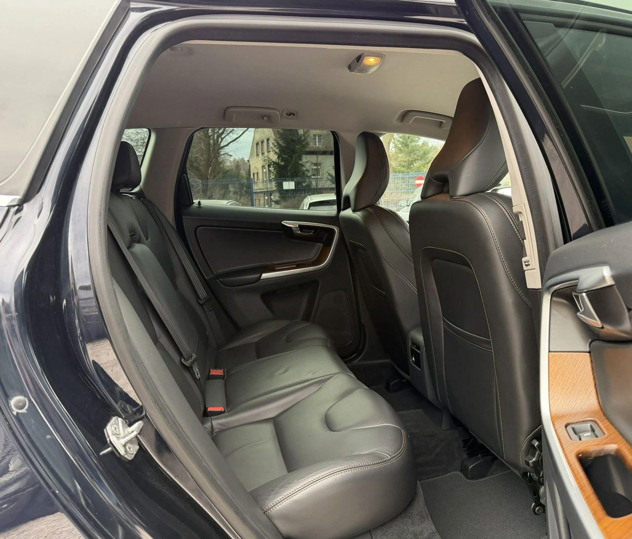 Volvo XC 60 - Zdjęcie 11