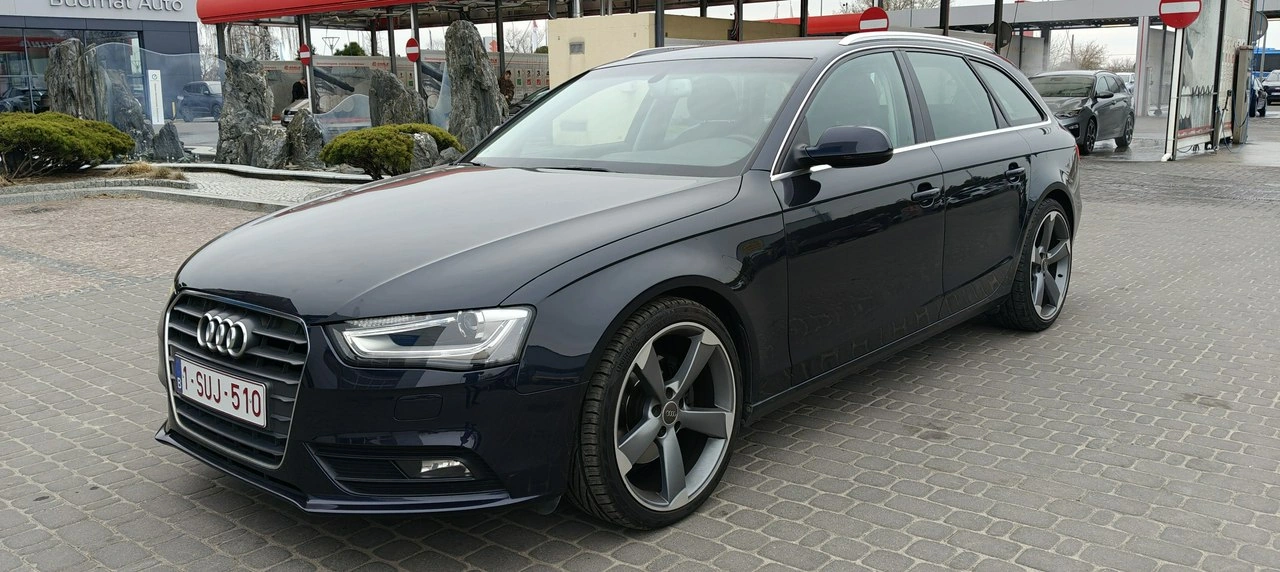 Audi A4 - Główne zdjęcie