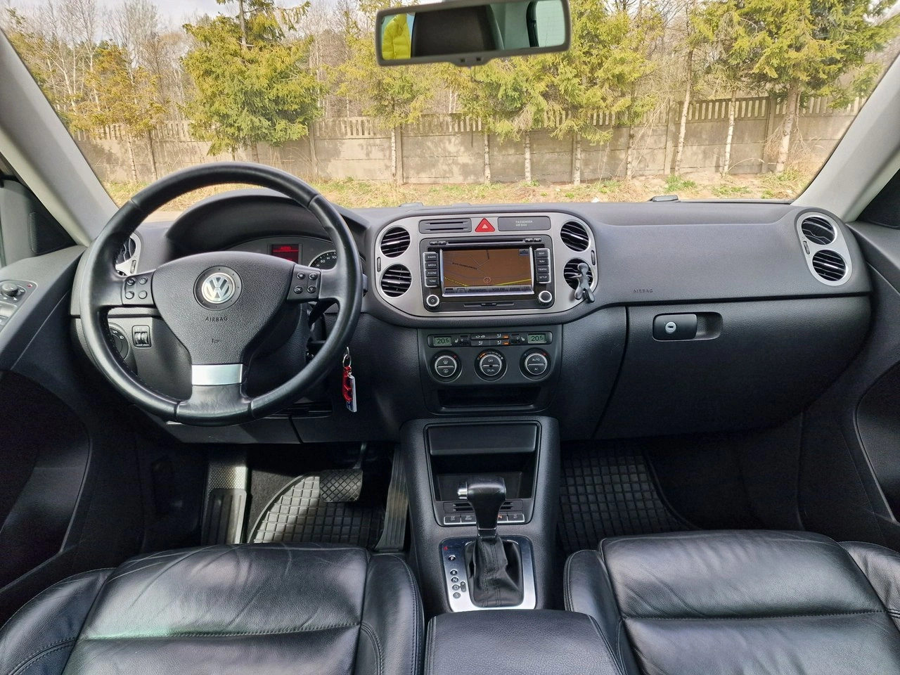 Volkswagen Tiguan - Zdjęcie 14