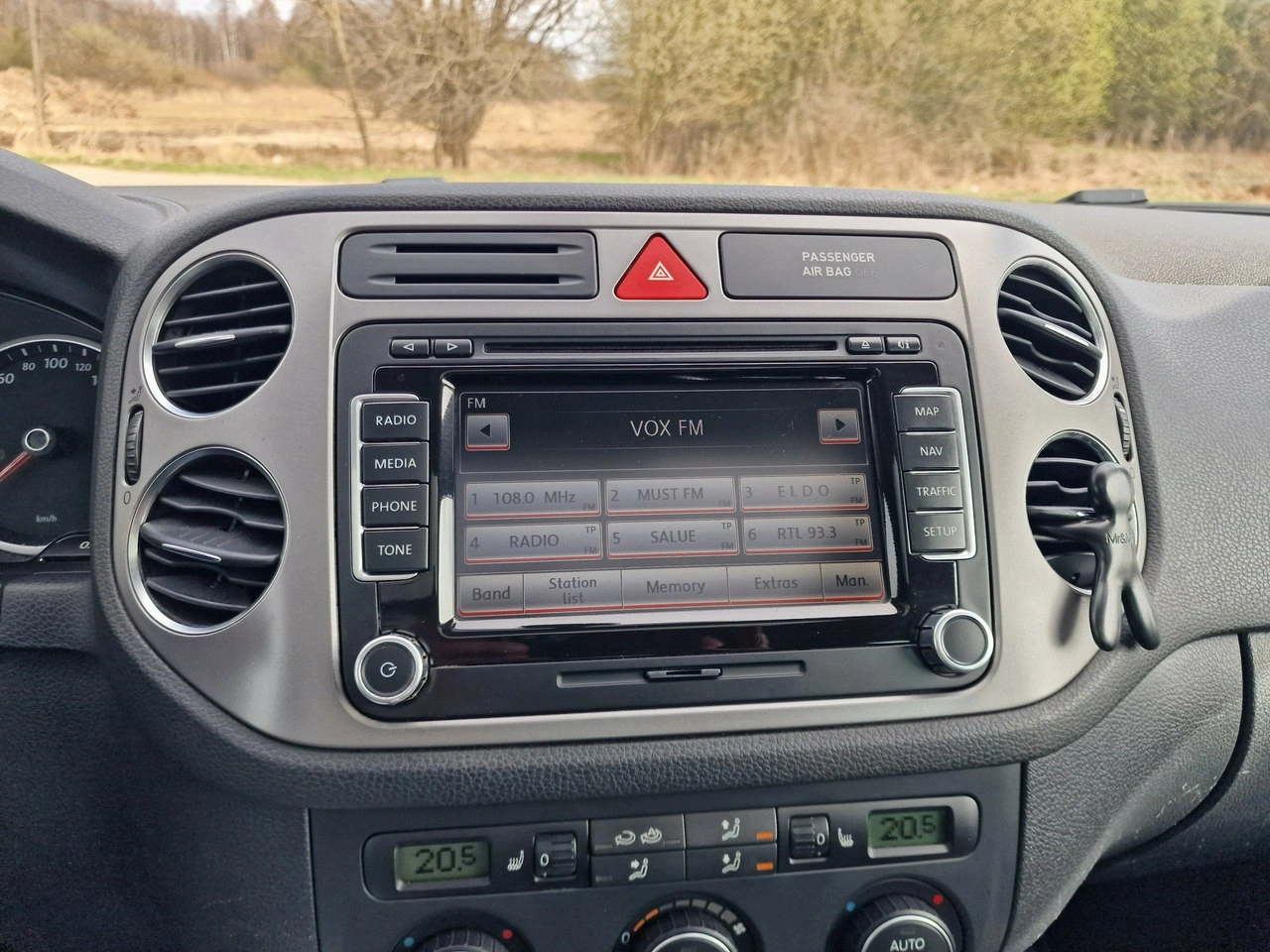 Volkswagen Tiguan - Zdjęcie 22