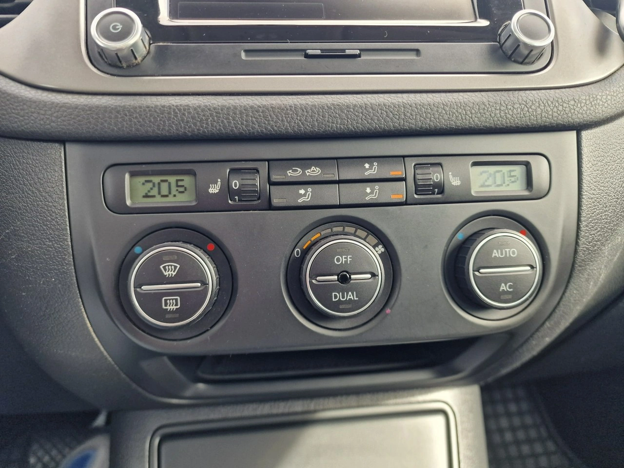 Volkswagen Tiguan - Zdjęcie 24