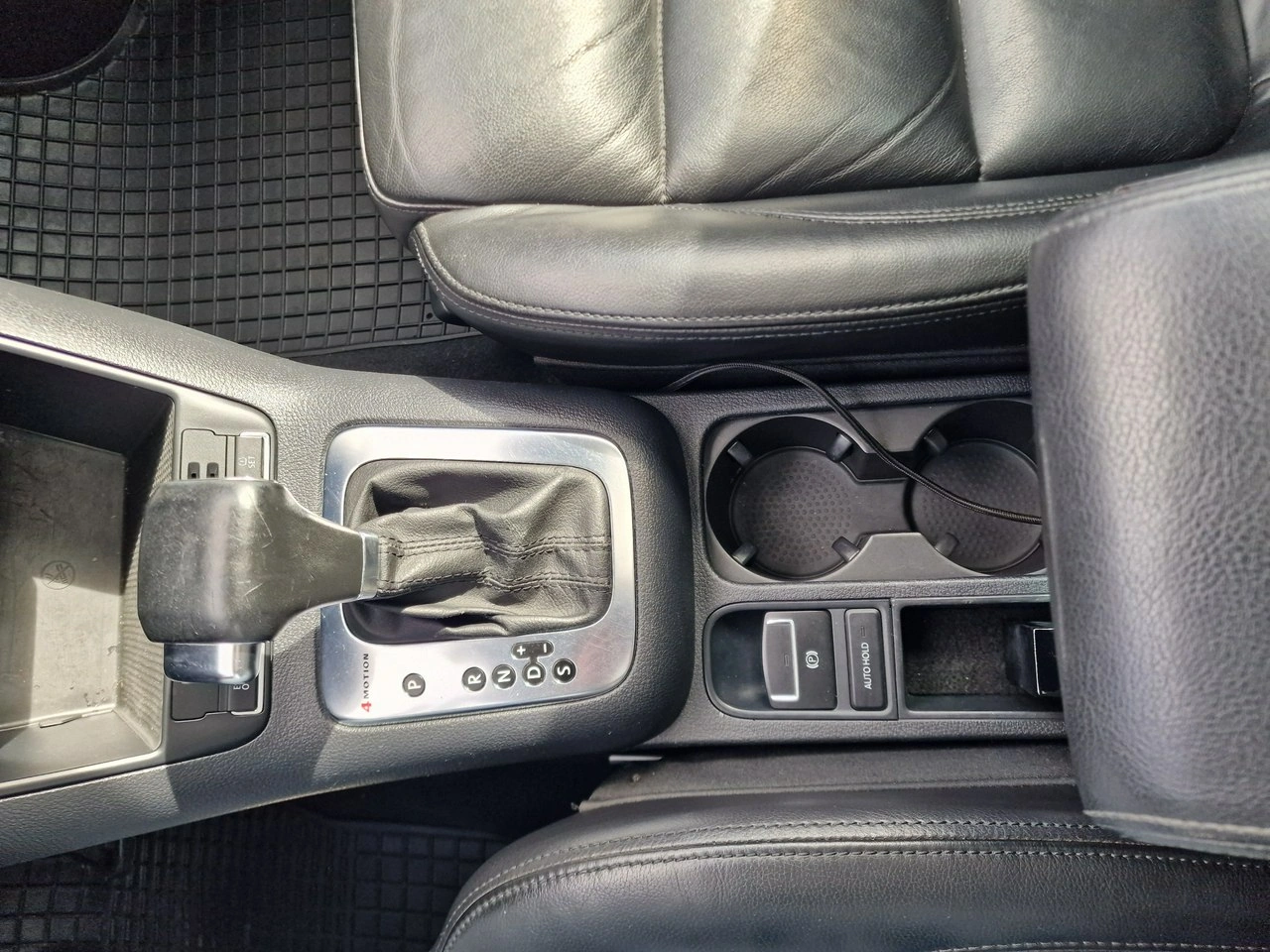 Volkswagen Tiguan - Zdjęcie 25