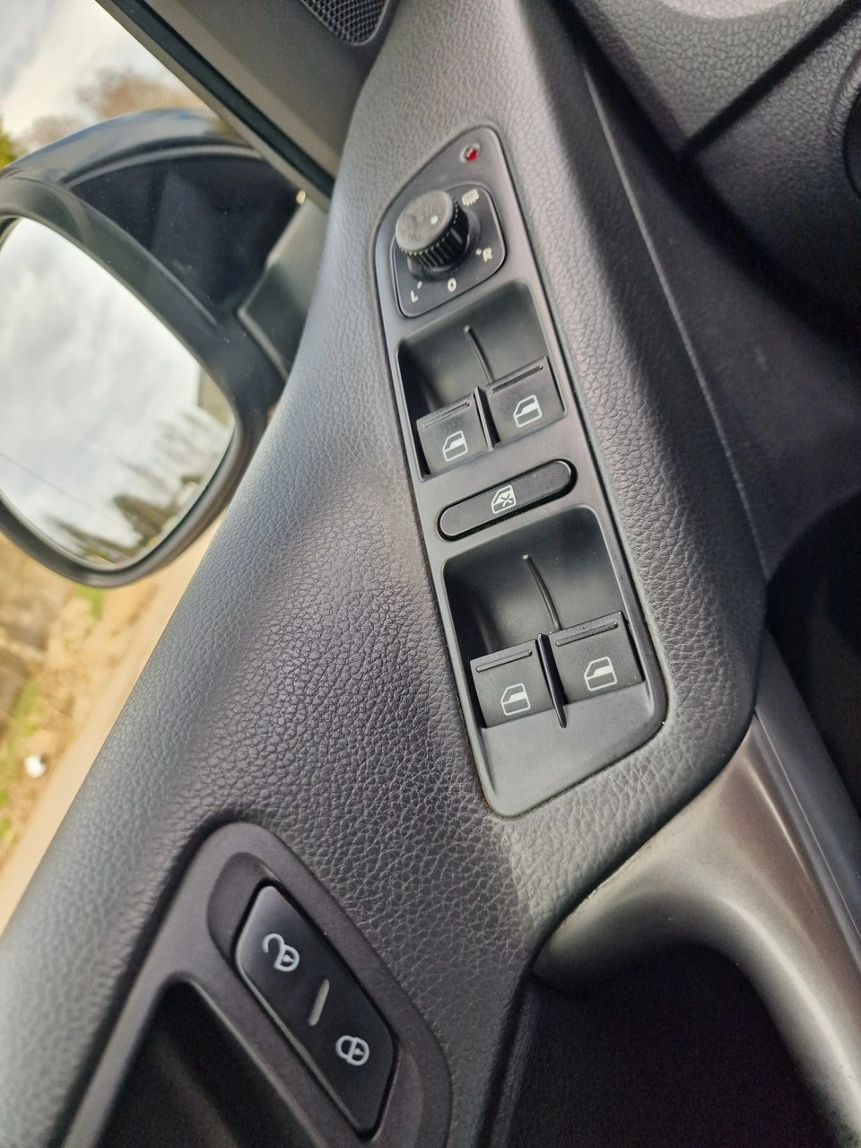 Volkswagen Tiguan - Zdjęcie 27