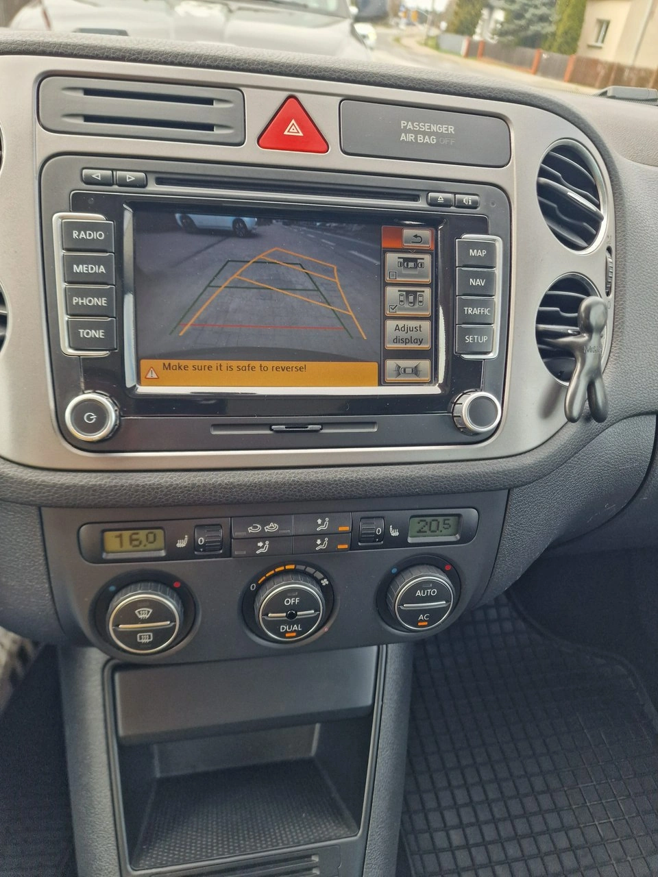 Volkswagen Tiguan - Zdjęcie 30