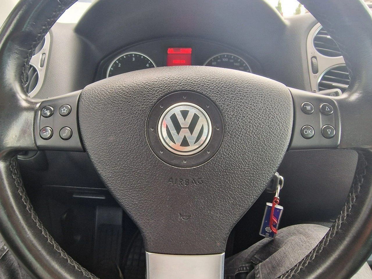 Volkswagen Tiguan - Zdjęcie 30