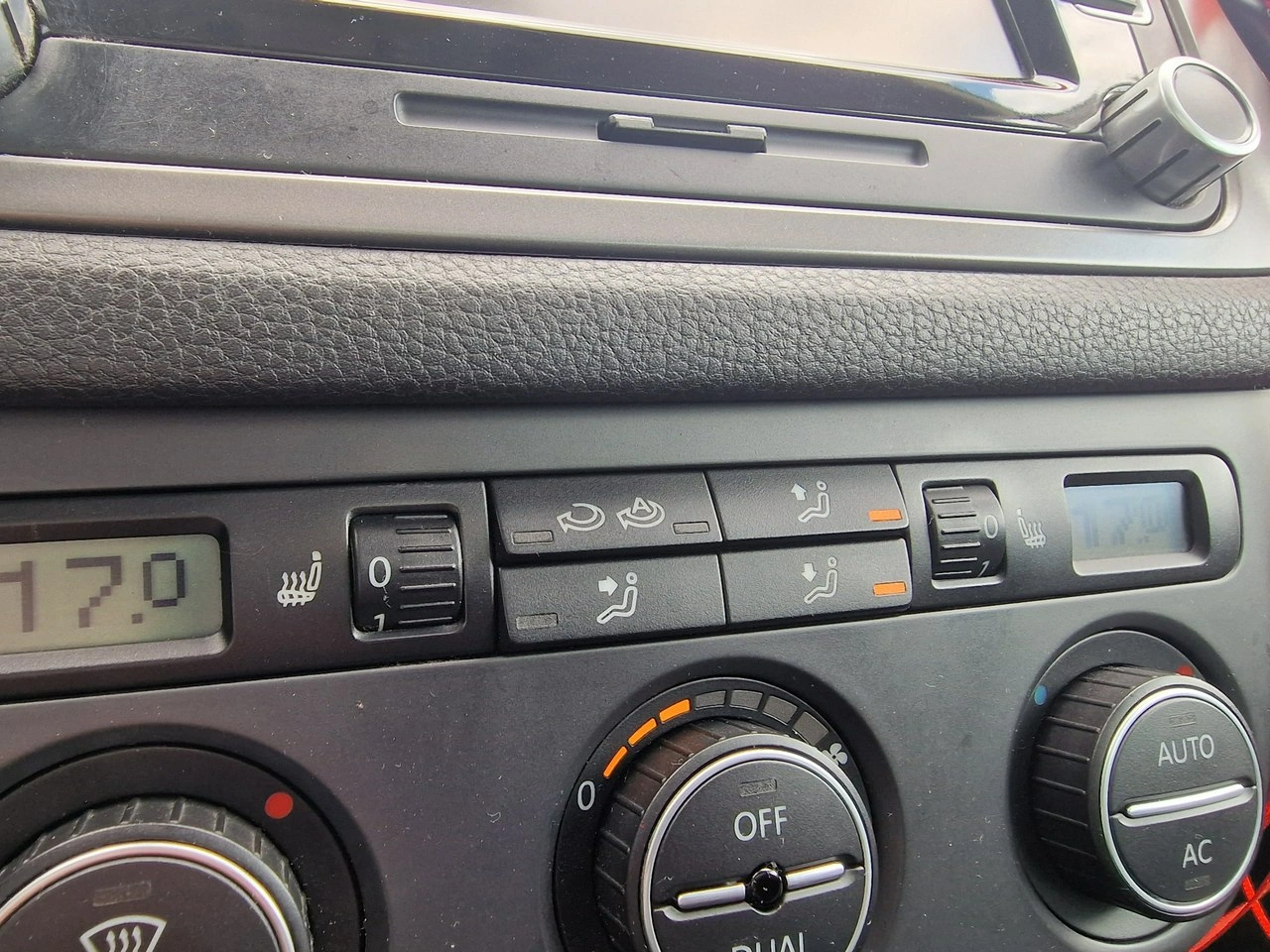 Volkswagen Tiguan - Zdjęcie 35