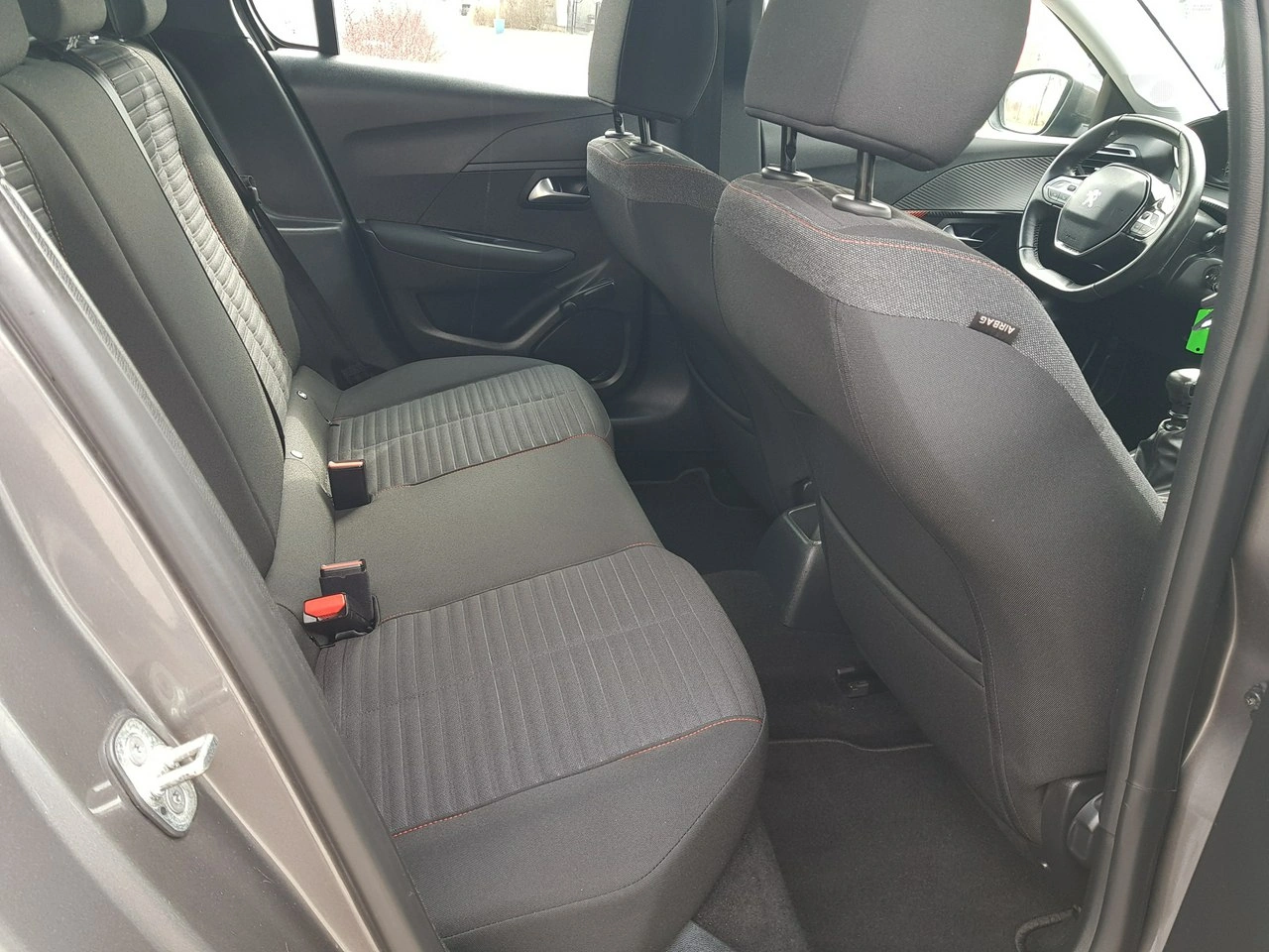 Peugeot 208 - Zdjęcie 14