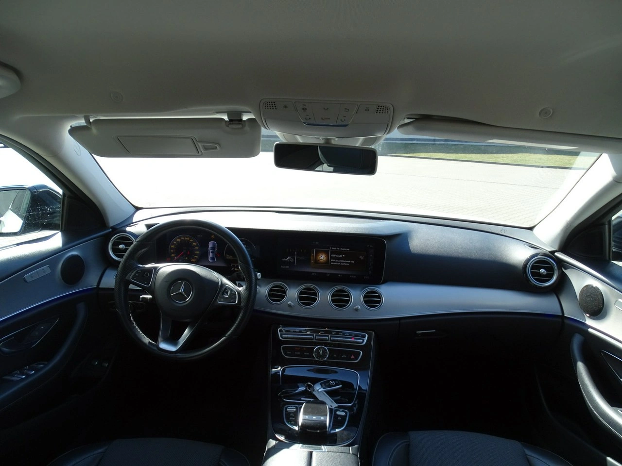 Mercedes E 220 - Zdjęcie 10