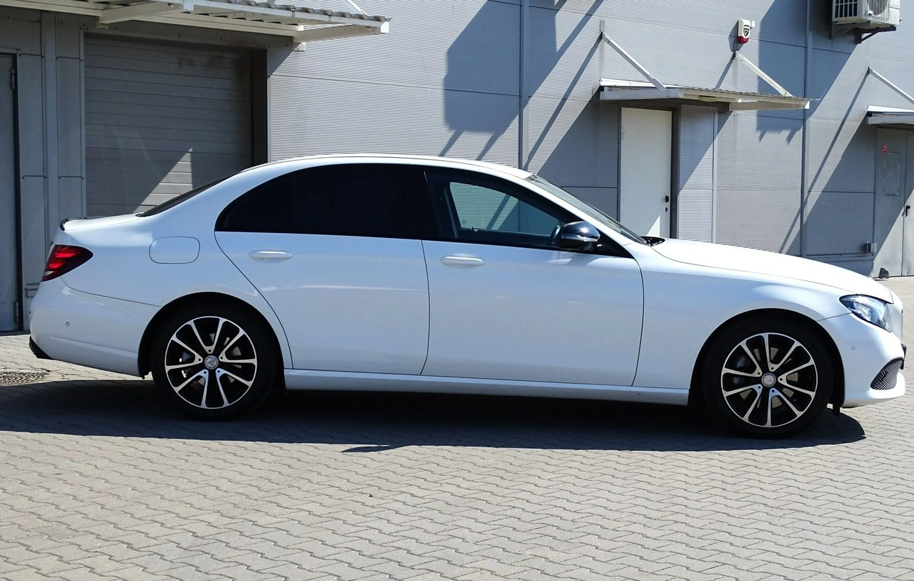 Mercedes E 220 - Zdjęcie 3