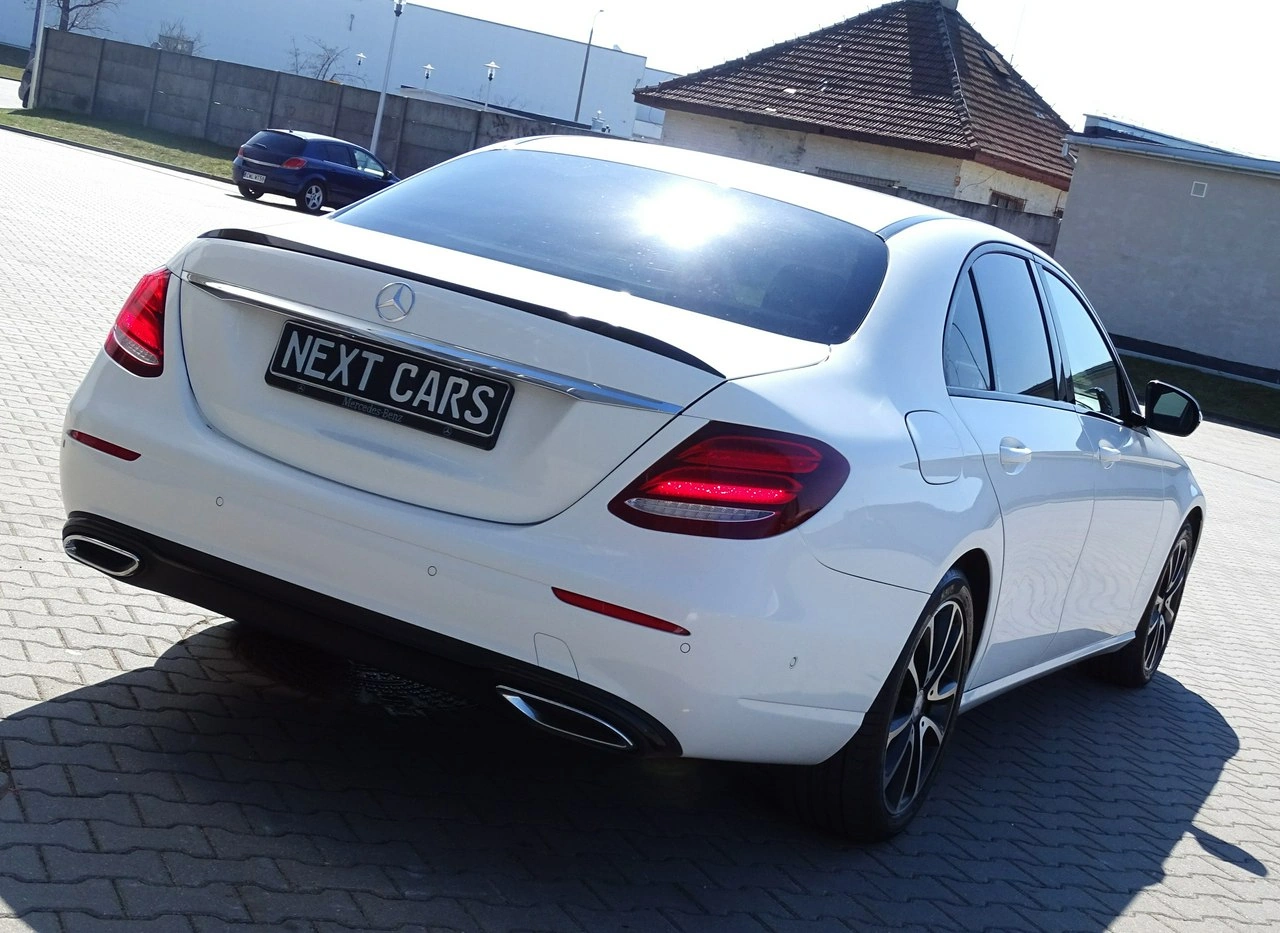 Mercedes E 220 - Zdjęcie 4